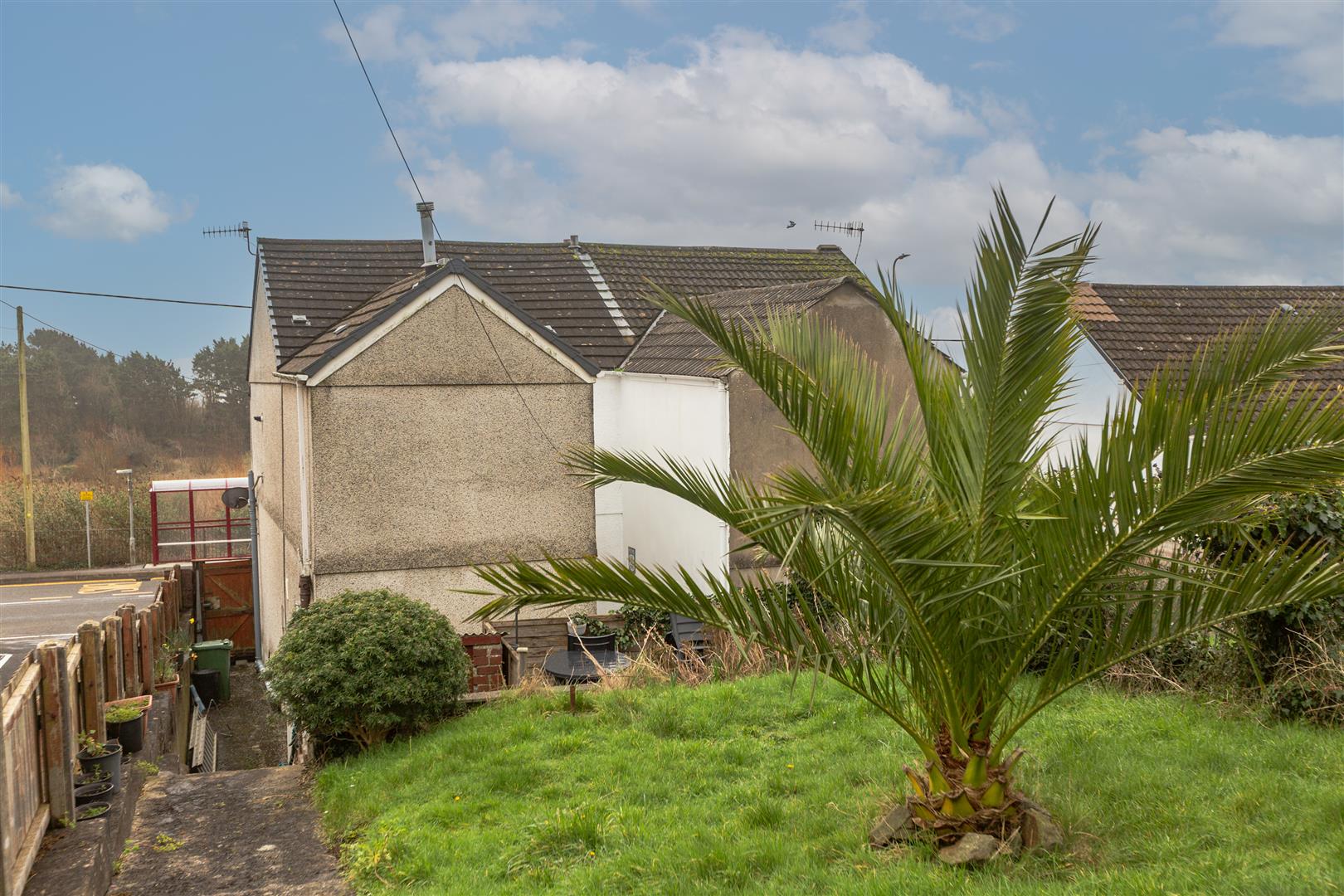 Pwll Road, Llanelli, SA15 4BG